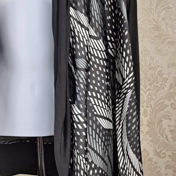 Vertigo Size Medium Black & White Namaste Jersey Jacket NWT - Picture 2 of 11